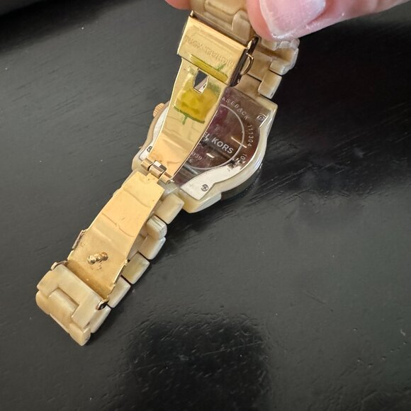 EUC Michael Kors Faux Horn Mother Of Pearl Dial Jet Set Watch Beige Gold Tone - Picture 3 of 4